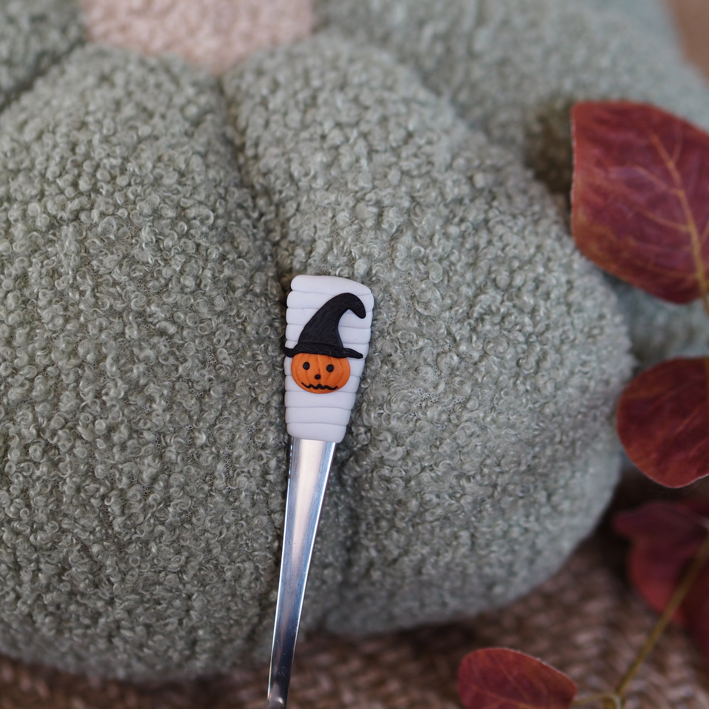 Kávová lžička s motivem dýně s kloboukem