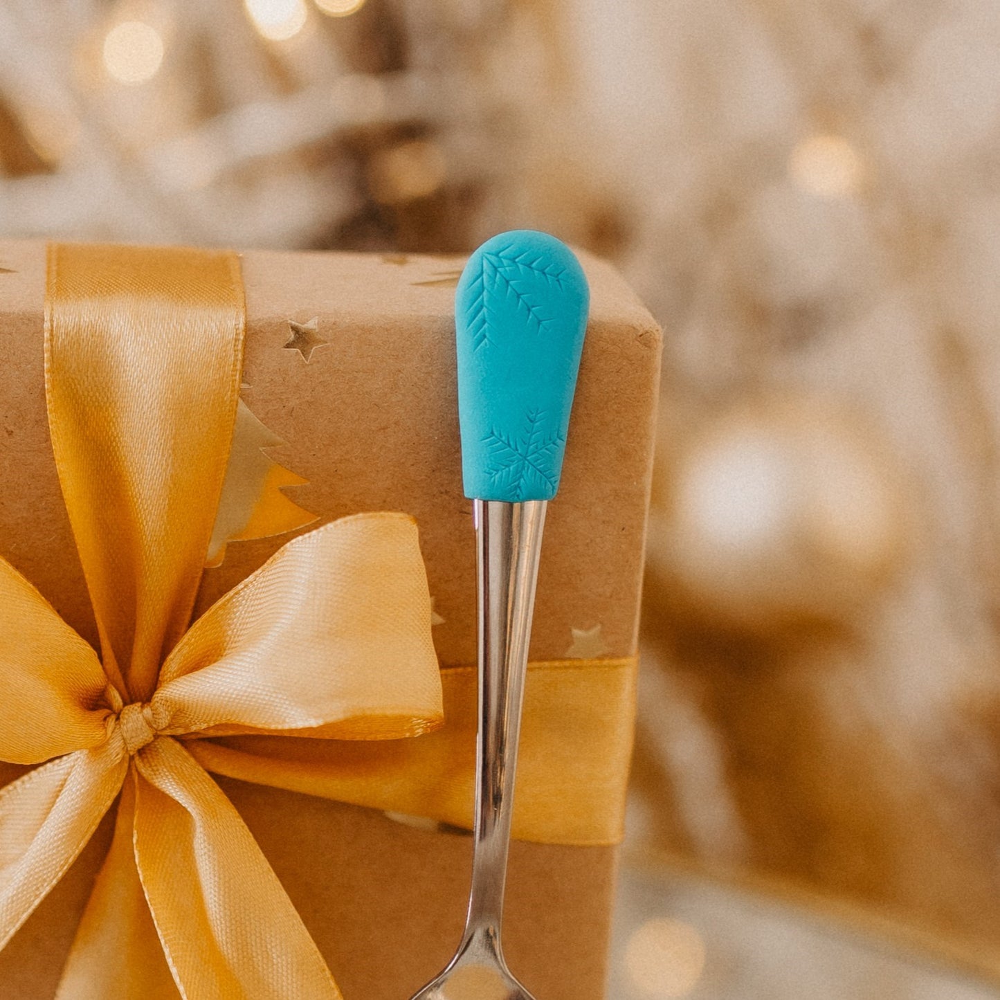 Kávová lžička s motivem ražených sněhových vloček